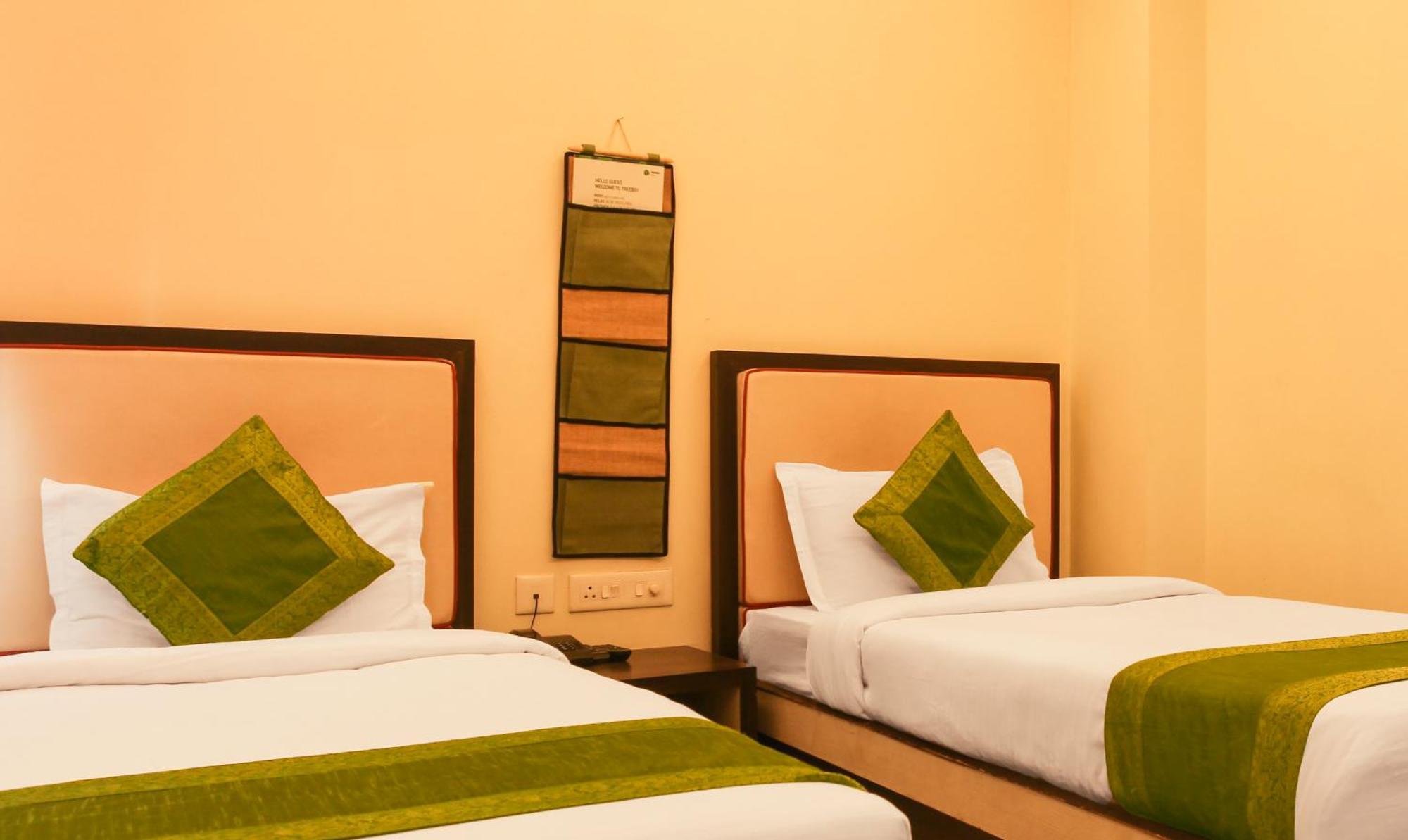 Hotel Janki International Sigra 2 Km From Kashi Vishwanath Temple Varanasi Exterior photo