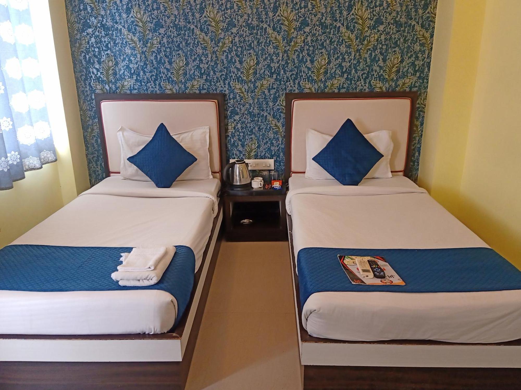 Hotel Janki International Sigra 2 Km From Kashi Vishwanath Temple Varanasi Exterior photo